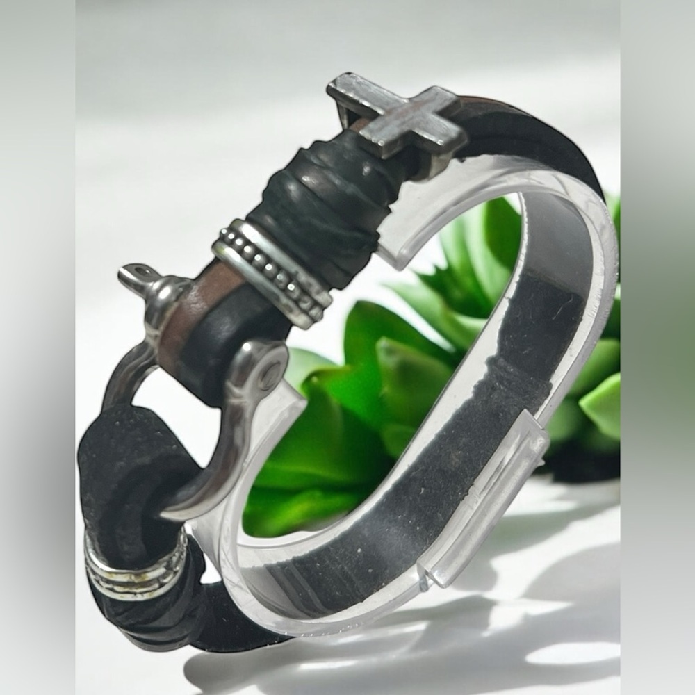 Fashion Jewelry Black and Silver Men's Bracelet☑️